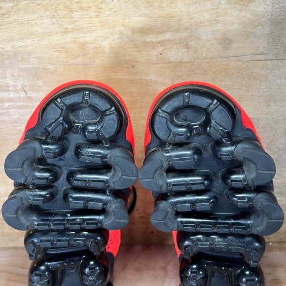 Nike Air VaporMax Flyknit 3 Womens Sz 7 (5.5Y) Shoes Sneakers Crimson Black - Picture 12 of 15
